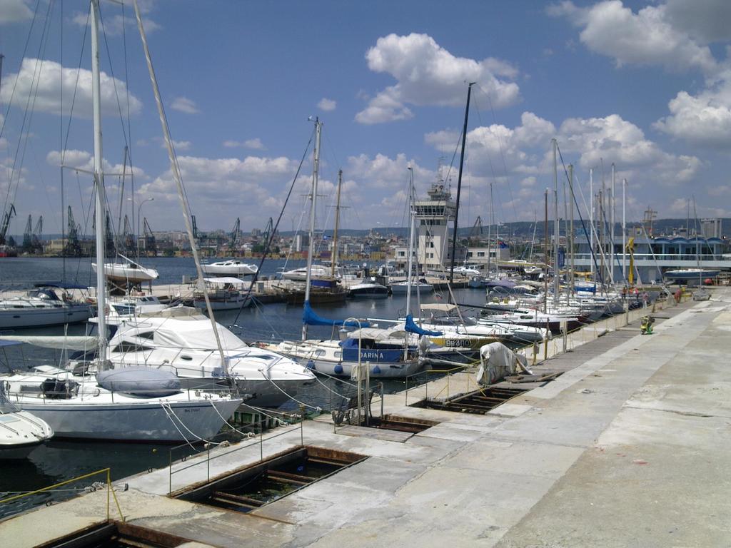 Apartment Central Varna ภายนอก รูปภาพ